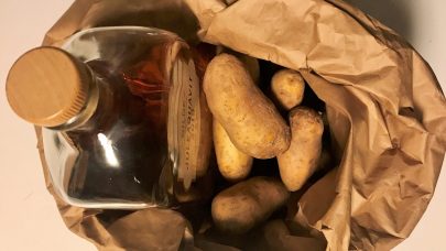 Poteter og flytende juletradisjoner. Foto: Siri Josefine Mo, NLR